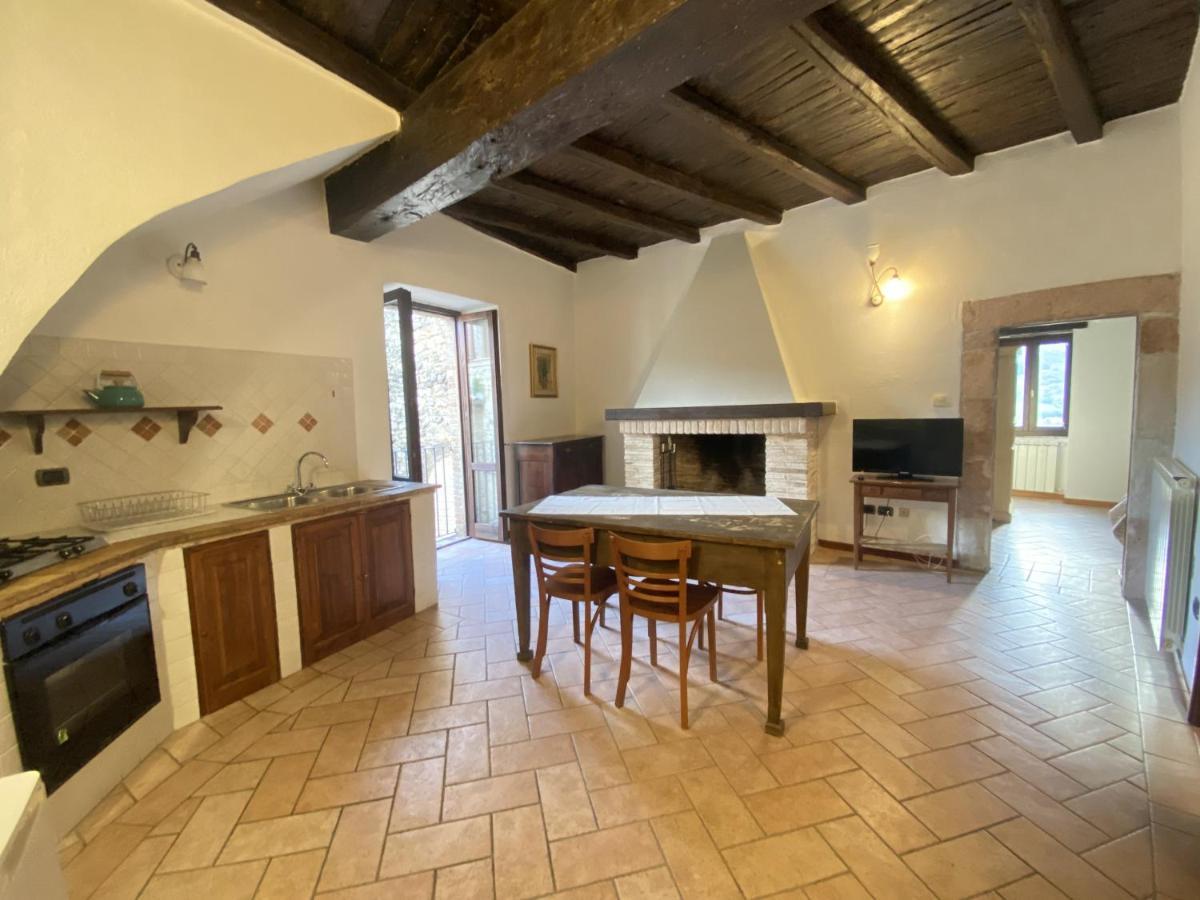 الشقق الفندقية Arroneفي  Borgo San Valentino المظهر الخارجي الصورة