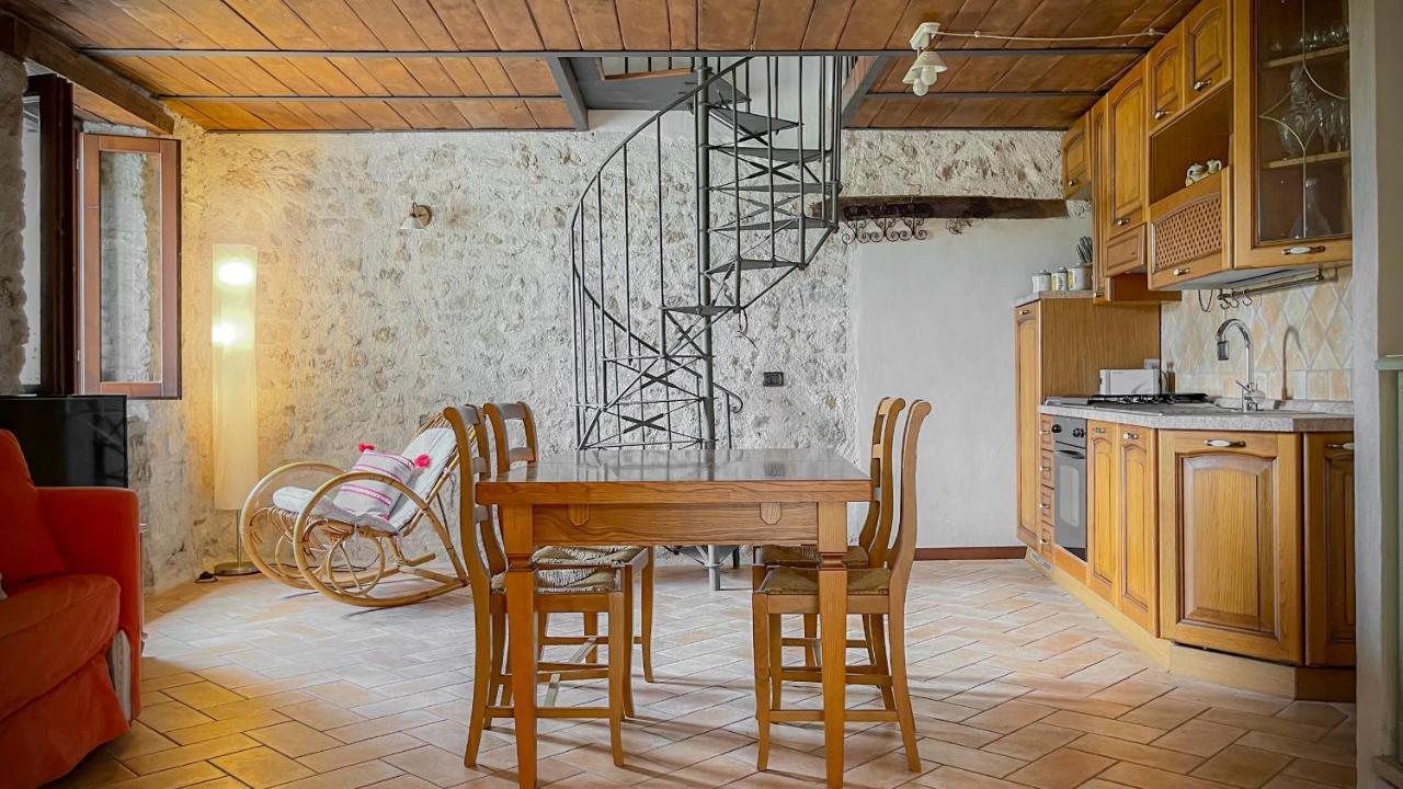 الشقق الفندقية Arroneفي  Borgo San Valentino المظهر الخارجي الصورة
