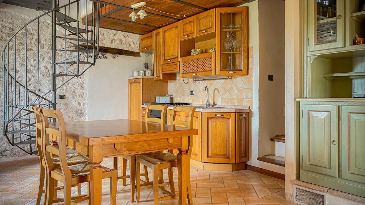 الشقق الفندقية Arroneفي  Borgo San Valentino المظهر الخارجي الصورة