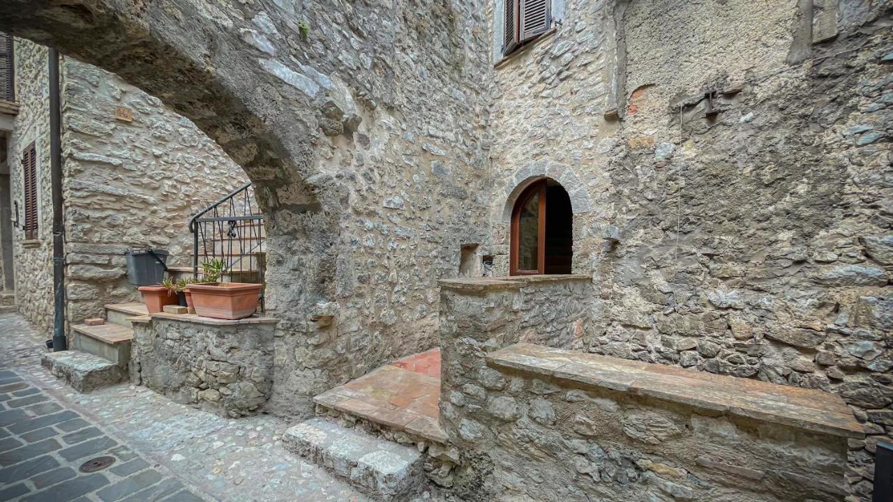 الشقق الفندقية Arroneفي  Borgo San Valentino المظهر الخارجي الصورة
