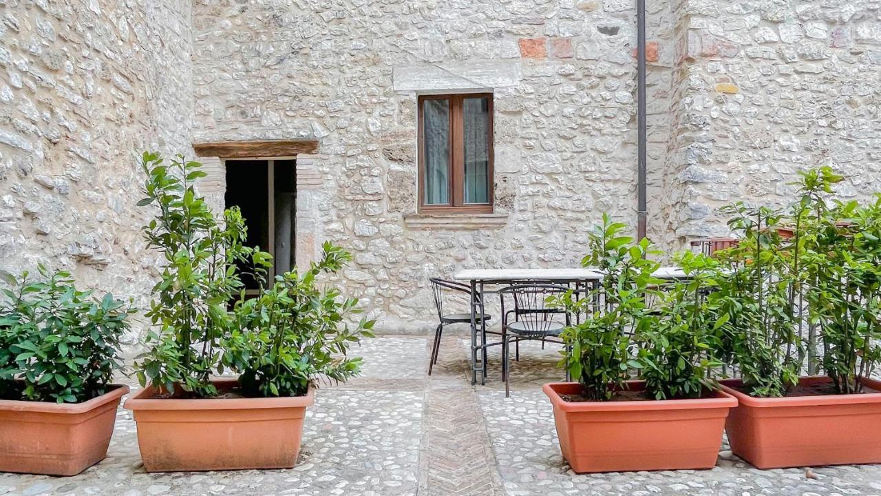 الشقق الفندقية Arroneفي  Borgo San Valentino المظهر الخارجي الصورة