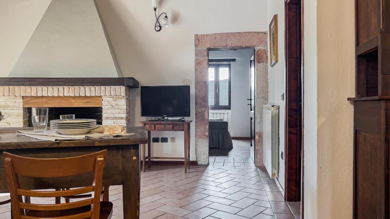 الشقق الفندقية Arroneفي  Borgo San Valentino المظهر الخارجي الصورة